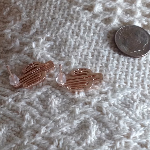 NEW ROSE GOLD CACTUS EARRINGS - Picture 3 of 5